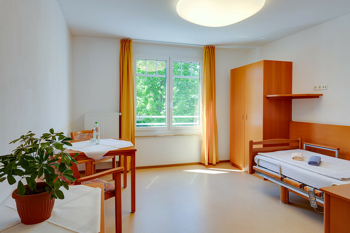 Einzelzimmer in der Alloheim Senioren-Residenz "An der Schlossbrücke"