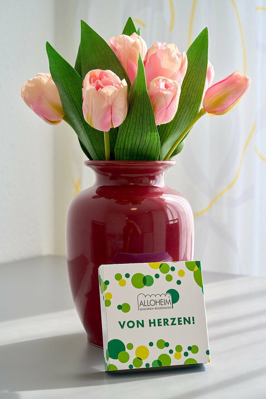 Blumenvase Herzlich Willkommen bei Alloheim Christophorus Bottrop