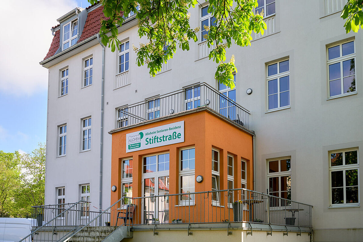 Treppe zum Eingang des Seniorenheims Stiftstraße in Minden 