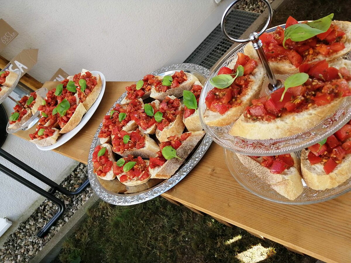 Bruschetta bei der italienischen Woche - Venedig im Seniorenzentrum AGO Trier 