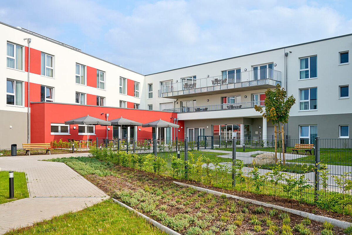 Terasse und Außenbereich der Senioren-Residenz Ibbenbüren