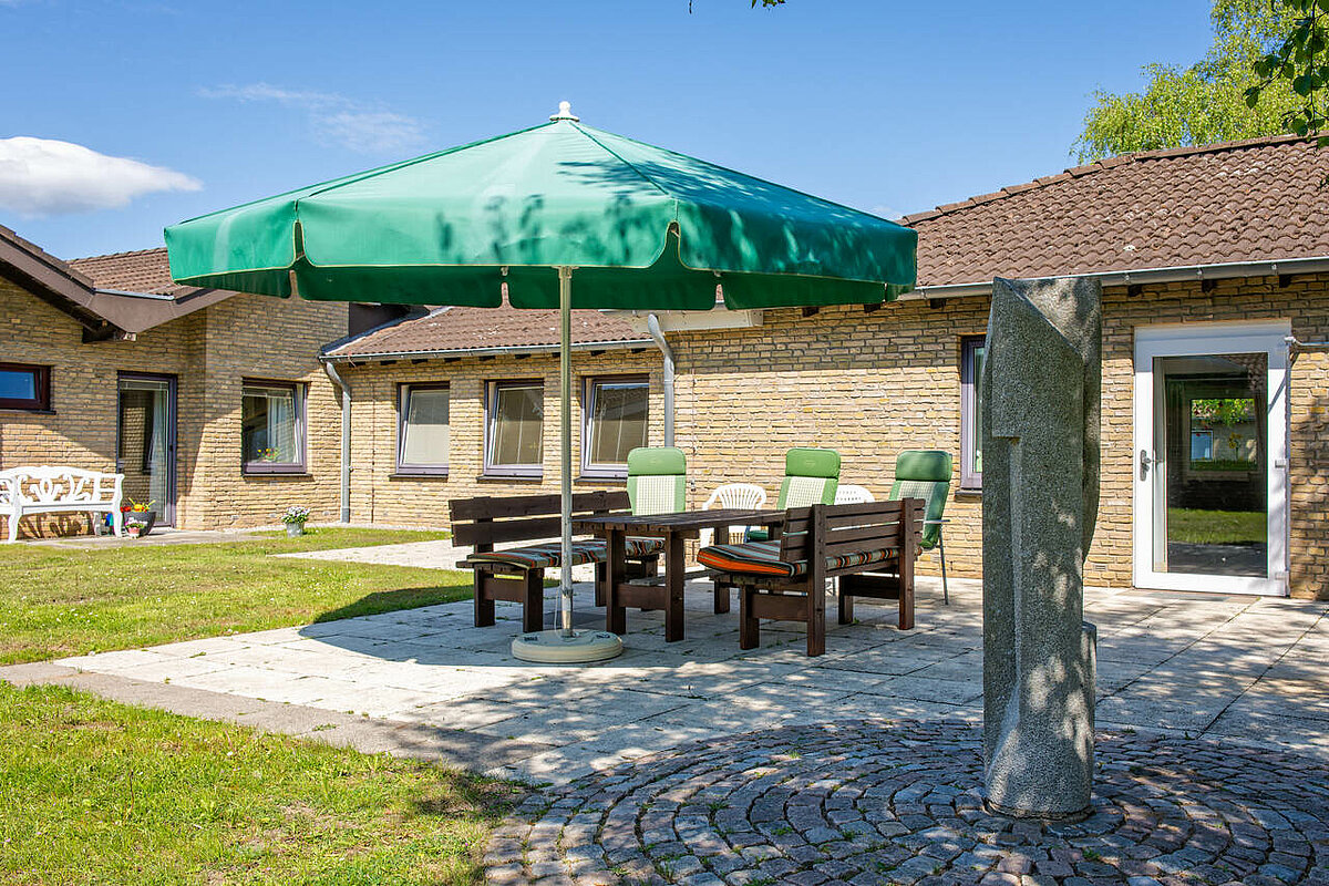 Terrasse des Pflegeheims Valentinerhof in Flensburg