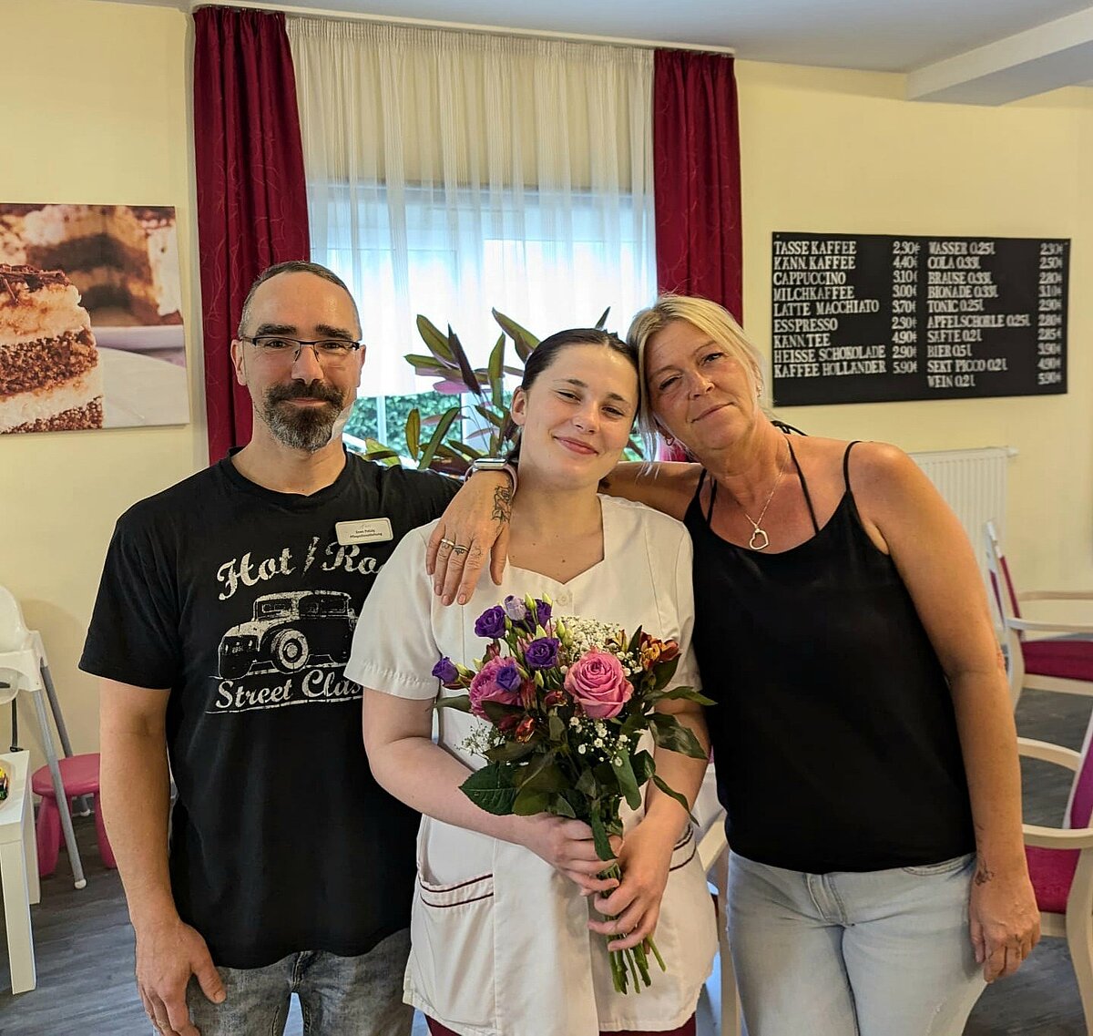 Auszubildene beommt Noten