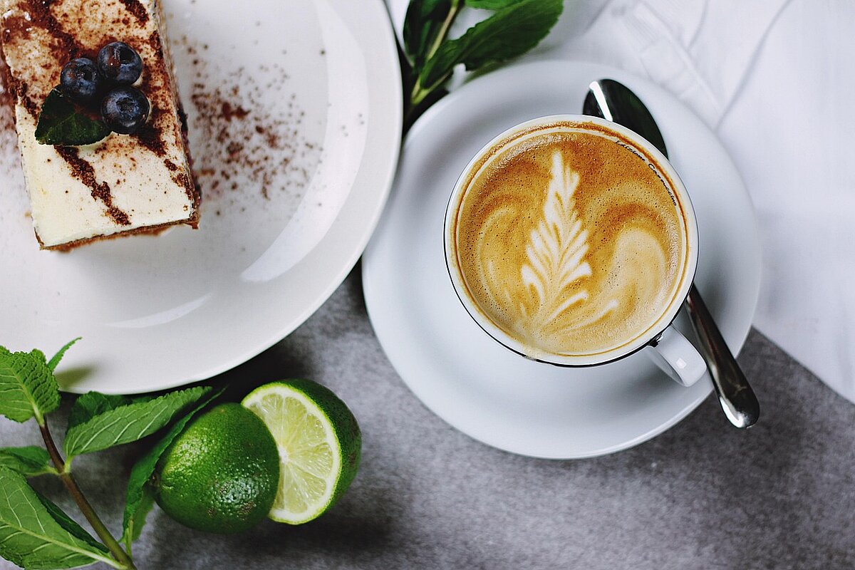 Plausch und Begegnung bei Kaffee und Kuchen
