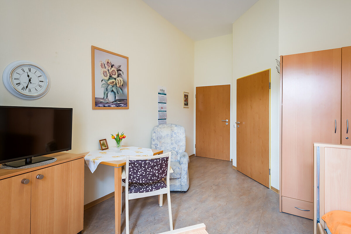 Einzelzimmer Pflegeheim Alloheim
