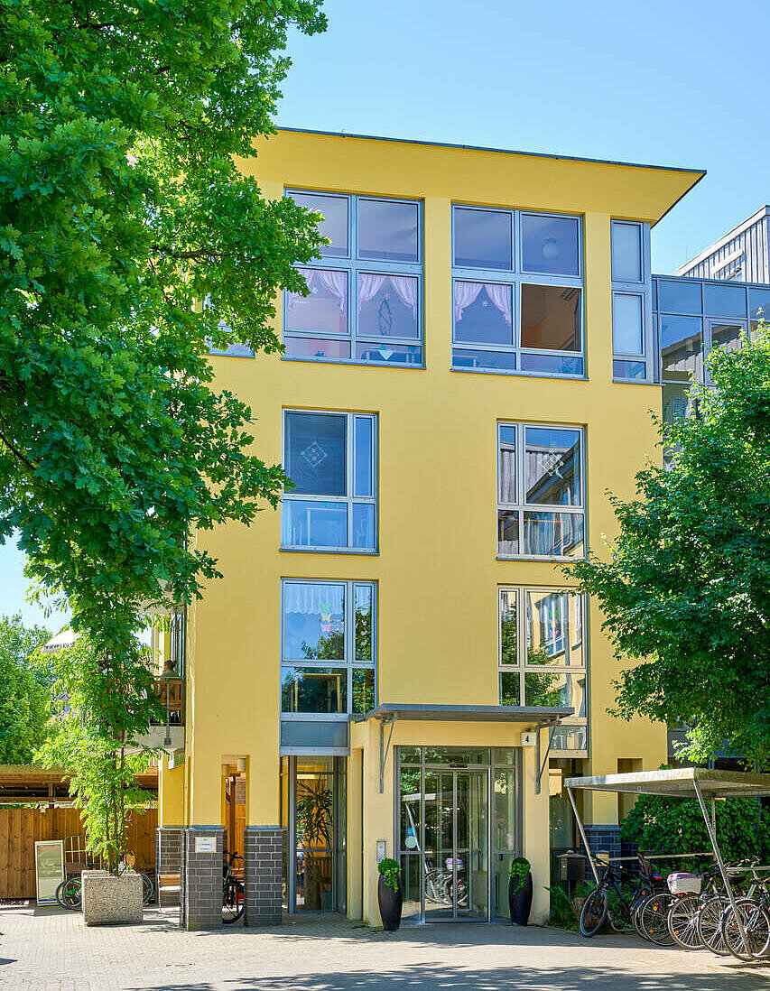 Außenansicht Eingangsbereich