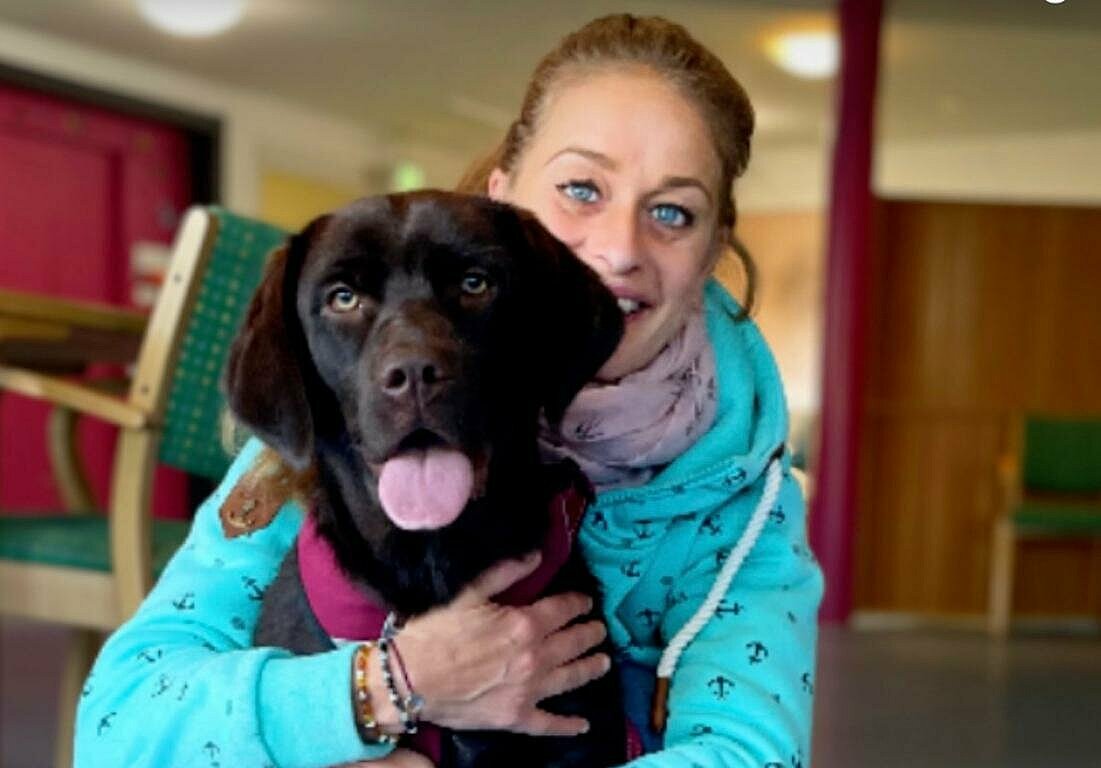 Therapiehündin zu Besuch