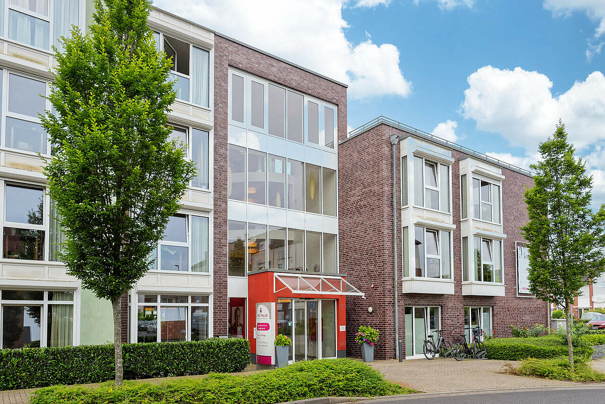 Einganstür und Fassade des Pro Talis Lindencarre