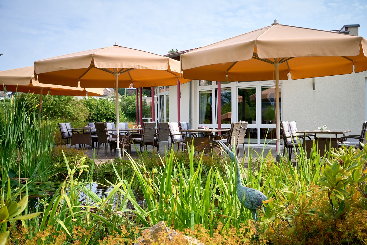 Garten mit Teich im Alloheim Baddeckenstedt