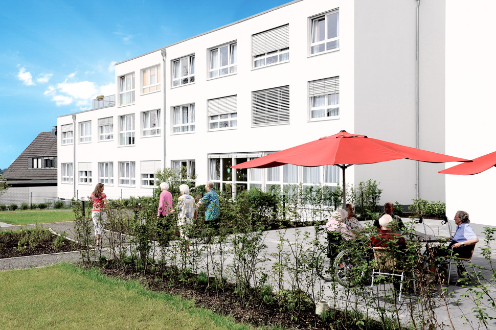 Terrasse des Pflegeheims "AGO Herkenrath" in Bergisch Gladbach