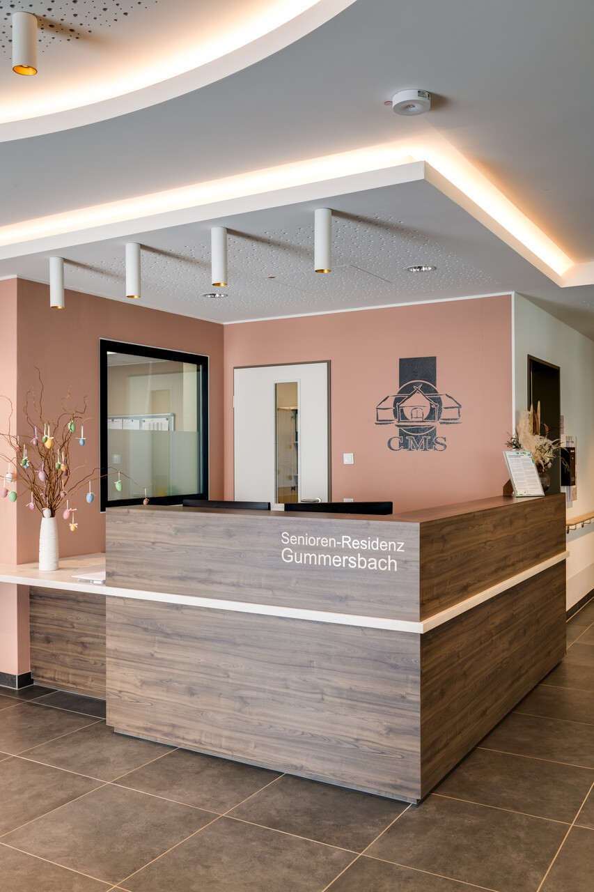 Empfangstresen der CMS Senioren-Residenz Gummersbach