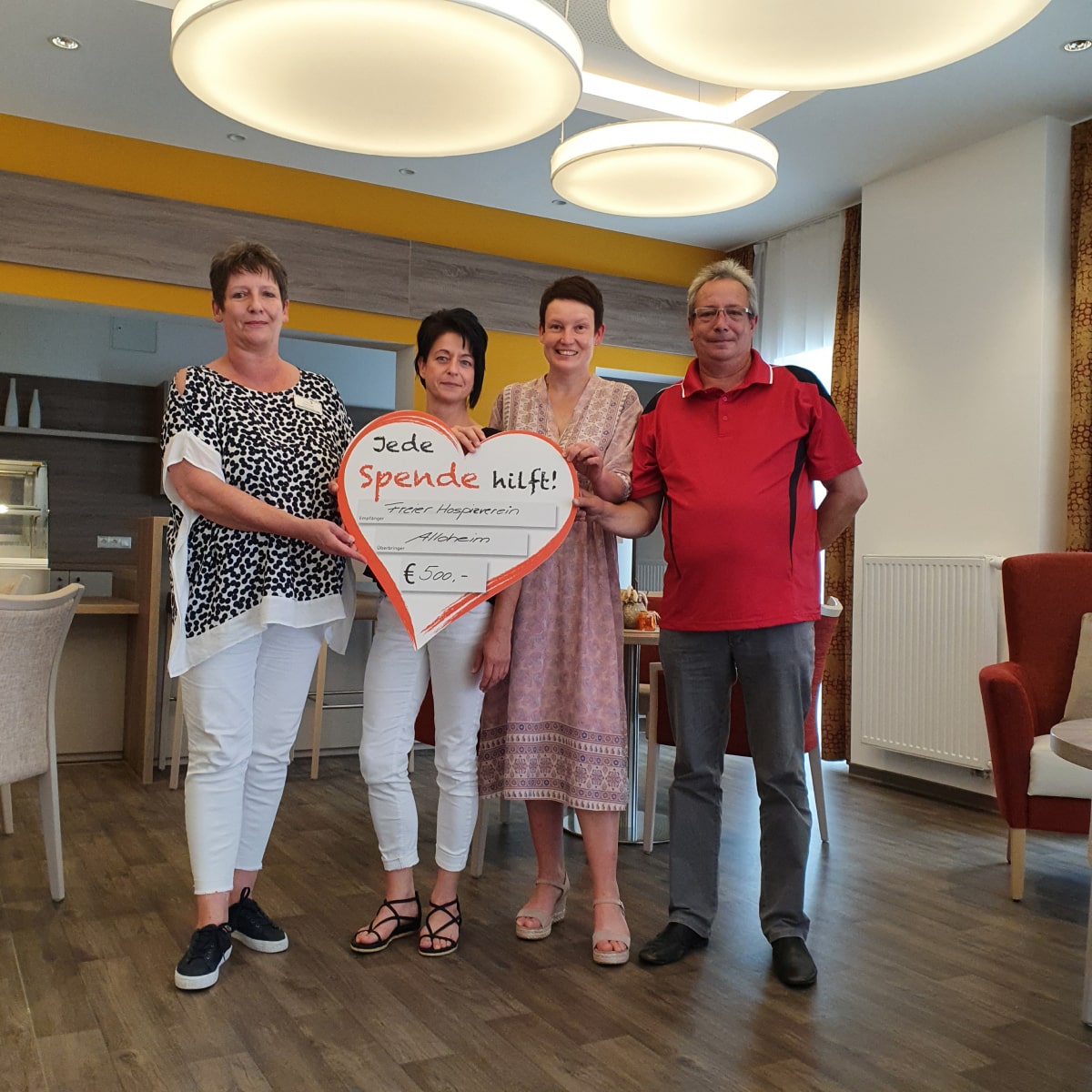 500 Euro Spendenübergabe von Alloheim an den Freien Hospizverein Erzgebirgsvorland