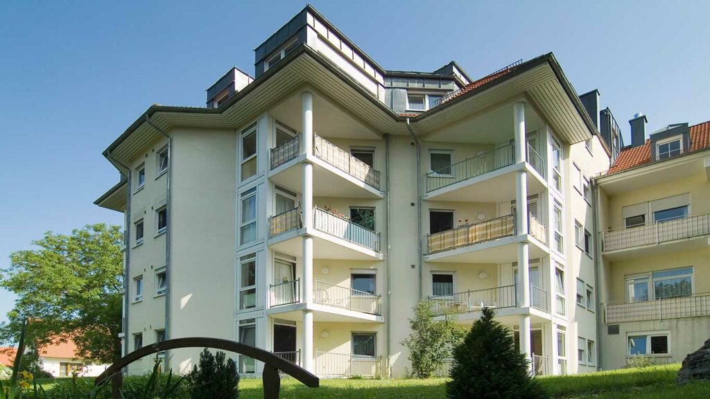 azurit_seniorenzentrum_hohenlohe_hausansicht-1 Bild
